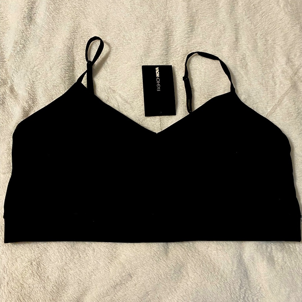 NWT Woman Black Sports Bra Size  2X